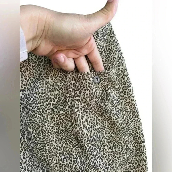 Lizwear Liz Claiborne Animal Print
Skirt Size 2P 100% cotton cheetah print - Picture 5 of 9